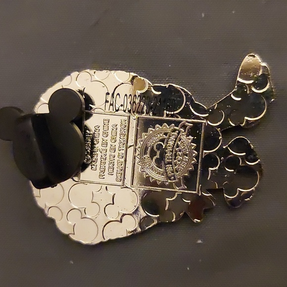 Disney Donald Duck pin - Picture 2 of 2